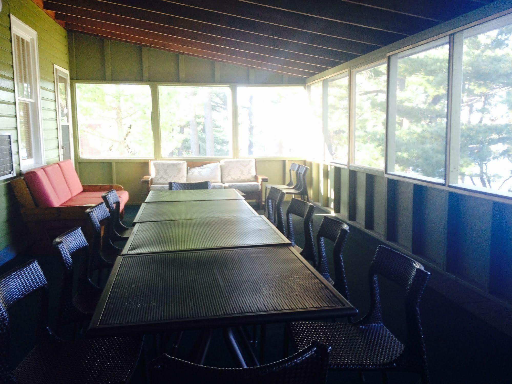 Pinedale Inn Gravenhurst Luaran gambar
