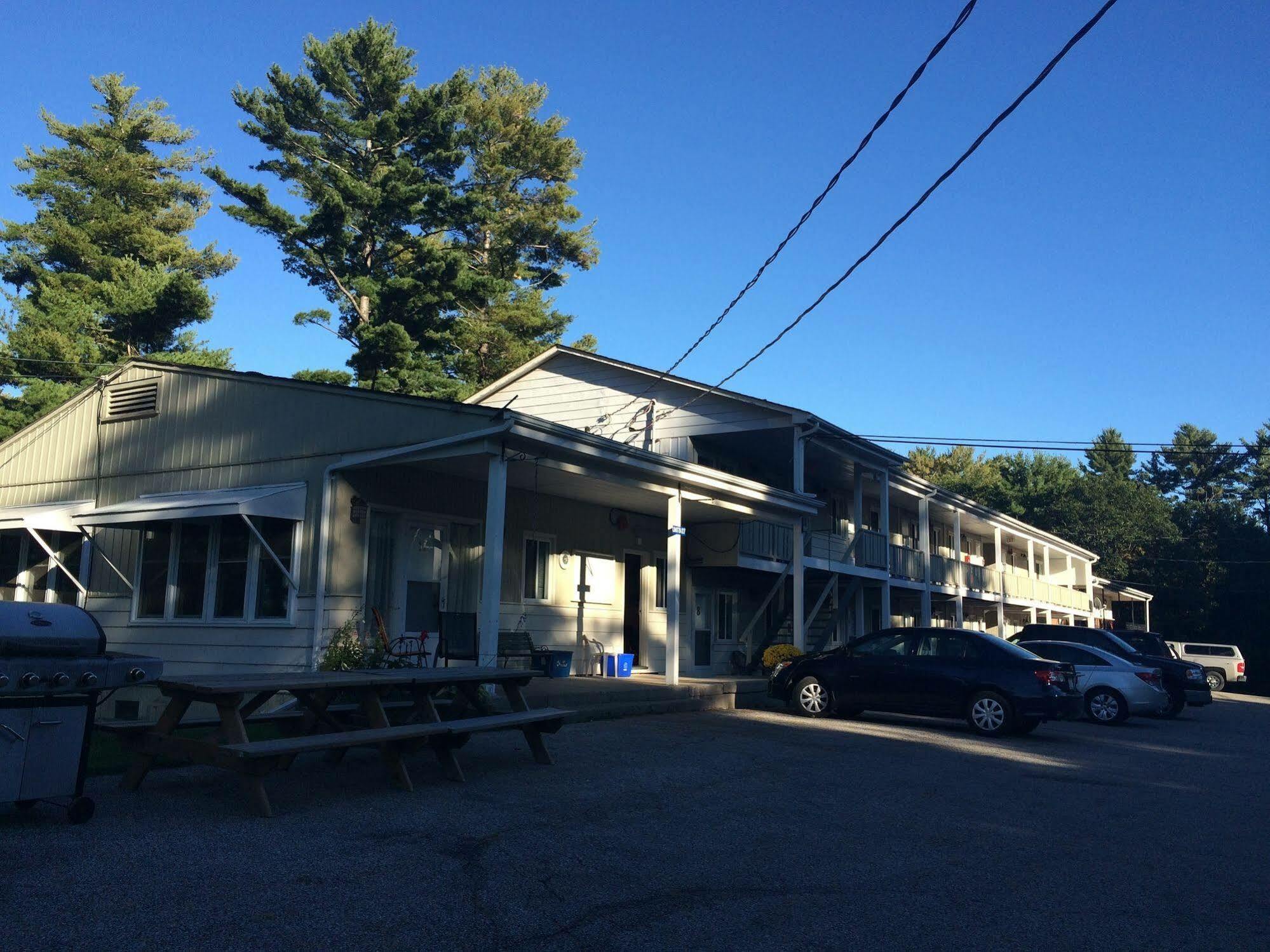 Pinedale Inn Gravenhurst Luaran gambar