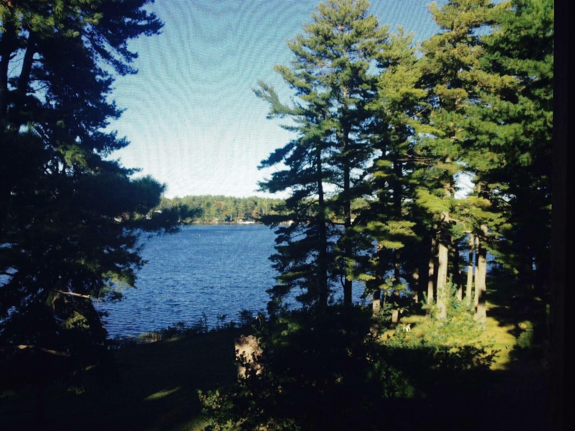 Pinedale Inn Gravenhurst Luaran gambar