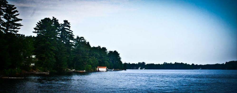 Pinedale Inn Gravenhurst Luaran gambar